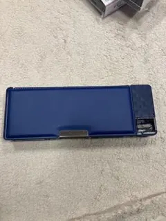 ネイビーブルー ペンケース 内蔵シャープナー付き