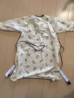 クマ柄 袖付きお食事エプロン