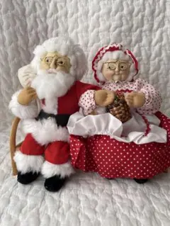 サンタクロースとミセスクロース　人形　置物