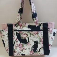 くろねこさんと薔薇　ハンドメイド　　サイドポケットトートバッグ♡のサムネイル