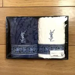 Yves Saint Laurent タオルチーフ2枚セット　ギフトボックス