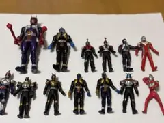 仮面ライダー ソフビ11体とウルトラマンフィギュア2体の全13体中古①