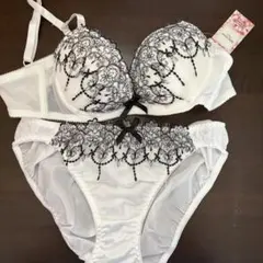 【新品未使用】tutu anna ブラジャー ショーツ セット B70のサムネイル