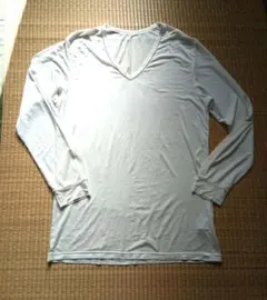 HEATTECH ホワイト Vネック長袖シャツ