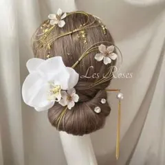 胡蝶蘭と桜の髪飾り　白無垢　打掛　成人式　和婚　髪飾り
