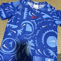 Nike DRI-FIT グラフィックTシャツ XS