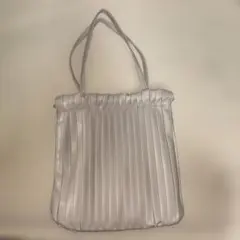 バッグ 巾着バッグ ベージュ プリーツデザイン ハンドバッグ