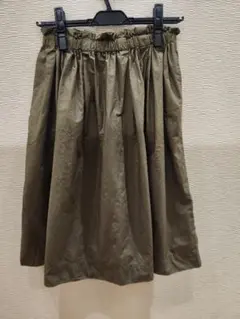 無印良品 カーキ フレアスカート ウエストゴム 膝下丈のサムネイル
