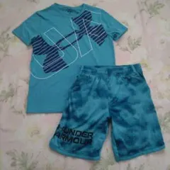 UNDER ARMOUR Tシャツとショートパンツセット