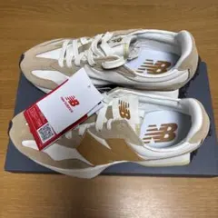 New Balance 327ベージュ ホワイト スニーカー