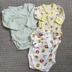 uniqlo 60 ボディスーツ　肌着