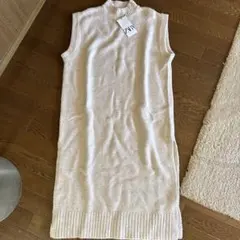 新品　ZARA ノースリーブロングスリットニットワンピース Lサイズ ベージュ