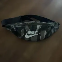 【未使用品】NIKE カモフラ柄 ウエストポーチ ボディバッグ