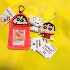 日本限定　クレヨンしんちゃん　しんちゃん　カードケース　マスコット