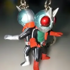 は13 仮面ライダー フィギュア キーホルダー ダブルライダー 新1号 新2号