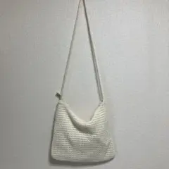 良品　ブランディメルビル　ホワイトニット　ショルダーバッグ　ファスナー付き