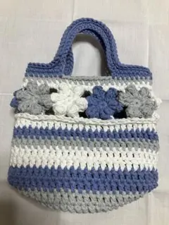 花モチーフ付きかぎ針編みハンドバッグ　ハンドメイド