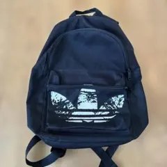 アディダスオリジナルス　リュックサックのサムネイル
