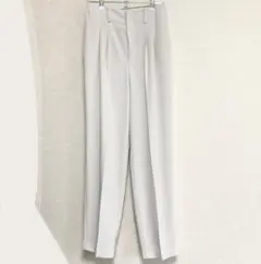 UNIQLO ドレープリラックステーパードアンクルパンツ 白