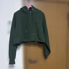 ダークグリーン ショート丈パーカー