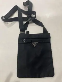 PRADA 小さいブラック ショルダーバッグ