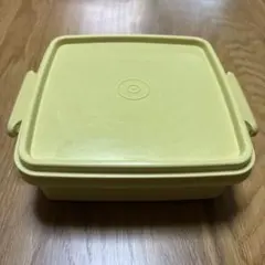 【日本製】タッパーウェア スクエア型 クリーム色 レトロ Tupperwareのサムネイル