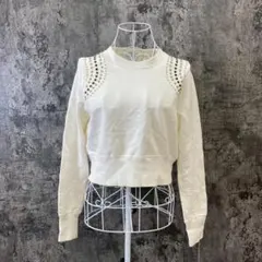 ✨NINE✨クロップド丈スウェット♡トレーナー♡長袖♡スタッズ装飾♡白(F)