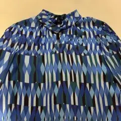 アナイのブラウス