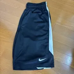 NIKE ハーフパンツ ブラック ホワイト Lサイズのサムネイル