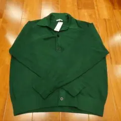 緑色 ボタン付きカーディガン