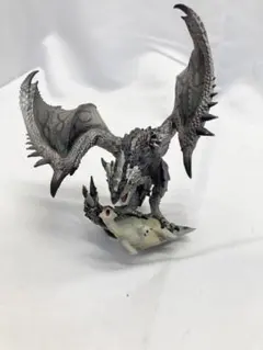 モンスターハンター　リオレウス希少種　DXFスタチュー