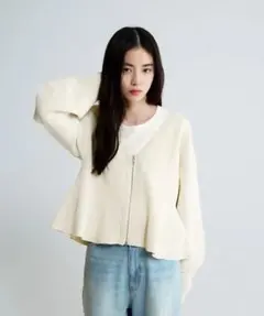 新品　タグ付き　ジーナシス　ペプラムZIP Vカーディガン