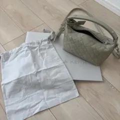 CHARLES & KEITH イントレチャート ショルダーバッグ　オリーブのサムネイル