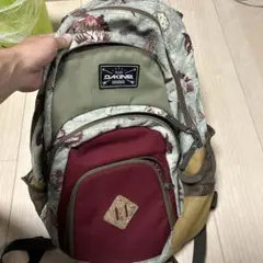 DAKINE フローラルリュック 中型のサムネイル