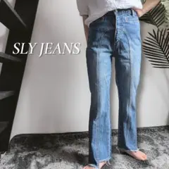 【美品】SLY JEANS 裾カットアウトストレートデニム サイズ24のサムネイル