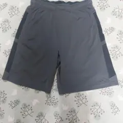 Nike グレー ショートパンツ