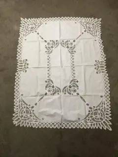 ホワイト レース装飾 テーブルクロス(クリーニング済み)