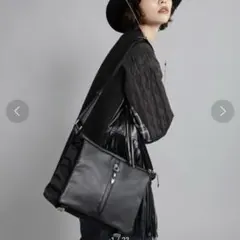 【希少】【完売品】イアパピヨネ メタルパーツショルダーバッグ