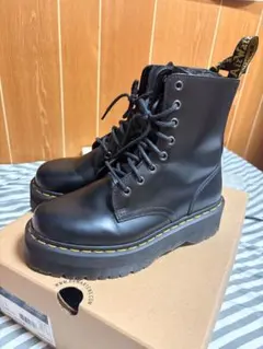 Dr. Martens JADON 8ホールブーツ 厚底のサムネイル