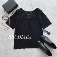 新品 タグ付き BRODIAEA カットソー 黒 胸元立体レースのサムネイル