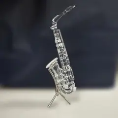 【値下】Swarovski スワロフスキー　サクスフォン　置物 値下】Swarovski スワロフスキー サクスフォン 置物 - メルカリ