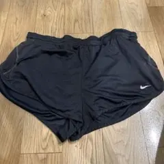 Nike ブラック ショートパンツ Mサイズ