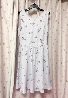 Honeys 花柄ワンピース　Mサイズ