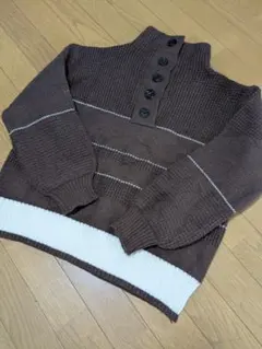 ブラウン ボタン付きハイネックニット　レディース