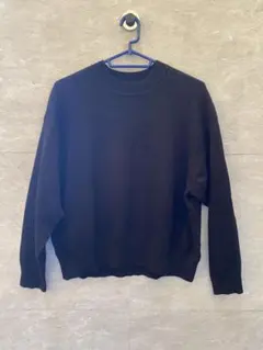 ユニクロ　ブラッククルーネックセーター 100%ウール