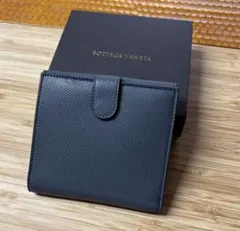 レア‼️【ボッテガヴェネタ】二つ折り財布　グレー本革のサムネイル