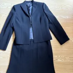 東京ソワール　ブラックフォーマルスーツ11号