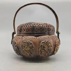大明宣徳 香炉 手炉 手炙り 火鉢 蓋付き 手提げ 彫刻 透かし 金属 骨董品 Yahoo!オークション -「大明宣徳年製 香炉」の落札相場・落札価格
