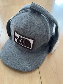 THE NORTH FACE グレー耳あて付きキャップ