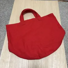赤いキャンバストートバッグ
